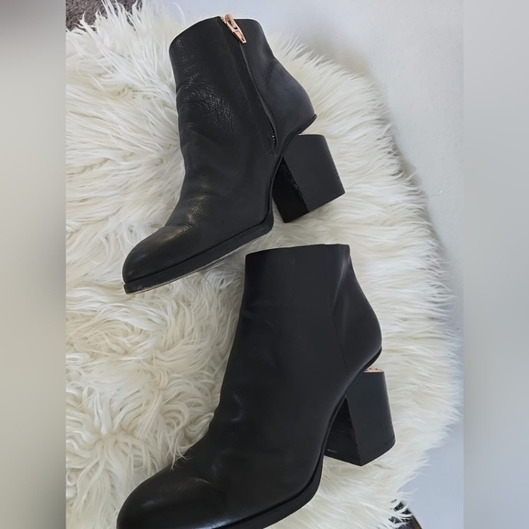 Alexander Wang Gabi Black Leather Ankle Boot Size 8.5 or 39🌴 - Picture 4 of 10